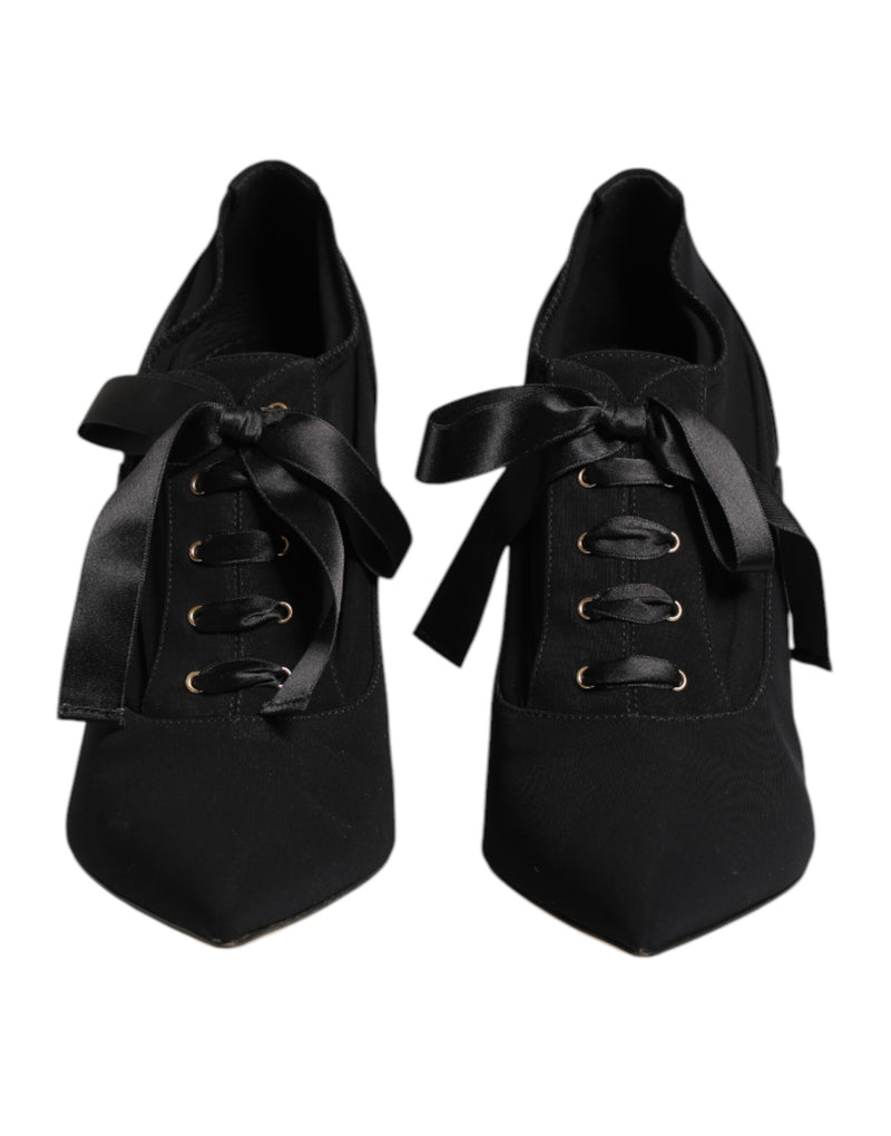 Scarpins Dolce & Gabbana pretos de salto agulha com cadarço