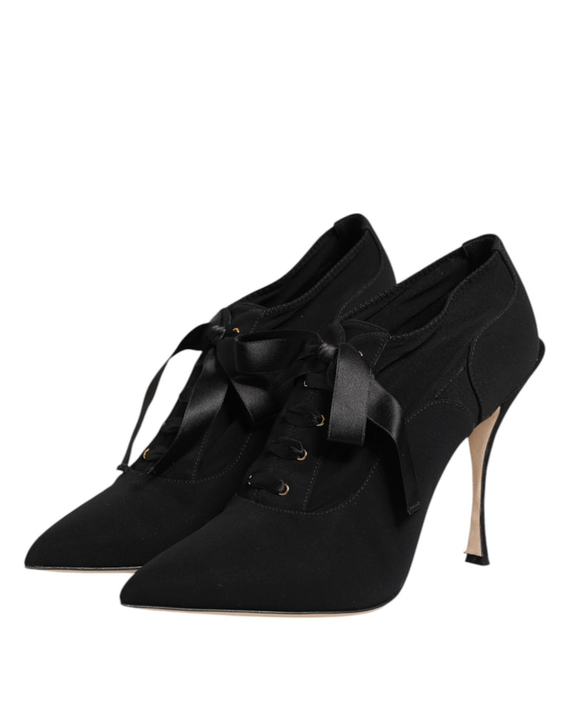 Scarpins Dolce & Gabbana pretos de salto agulha com cadarço