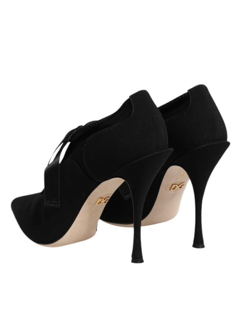 Scarpins Dolce & Gabbana pretos de salto agulha com cadarço