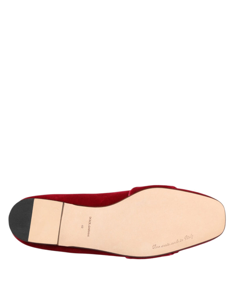 Mocassini bassi in velluto rosso con fibbia di cristalli Dolce & Gabbana