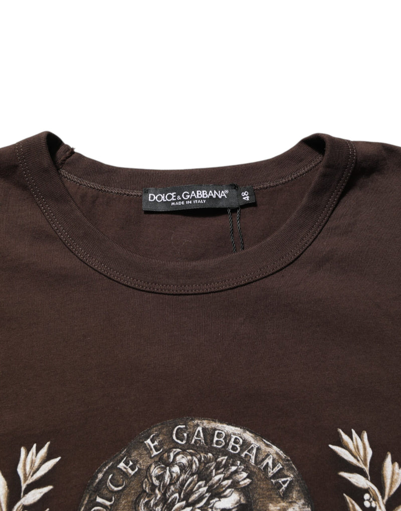 Dolce & Gabbana T-shirt marrone da uomo a girocollo con stampa di moneta e alloro