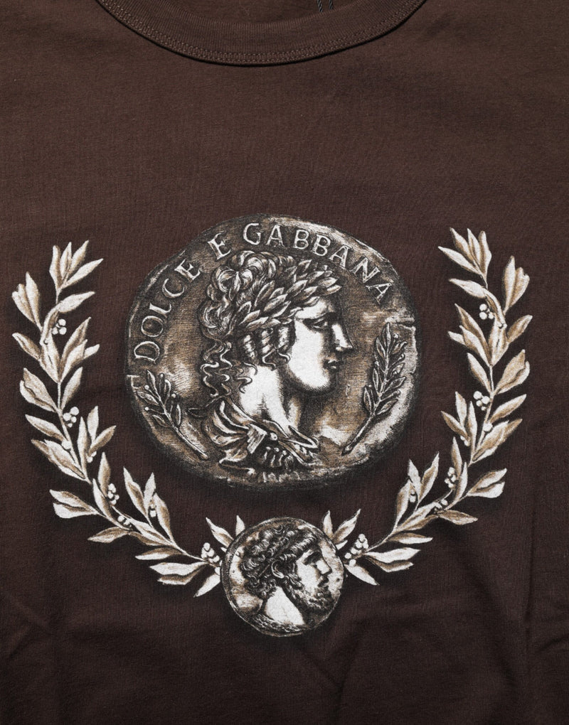 Dolce & Gabbana T-shirt marrone da uomo a girocollo con stampa di moneta e alloro