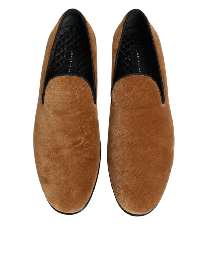 Mocassins sociais masculinos de camurça marrom sem cadarço da Dolce & Gabbana
