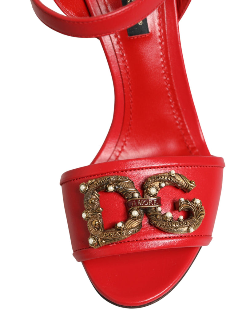 Sandalias de tacón DG AMORE de piel roja de Dolce & Gabbana