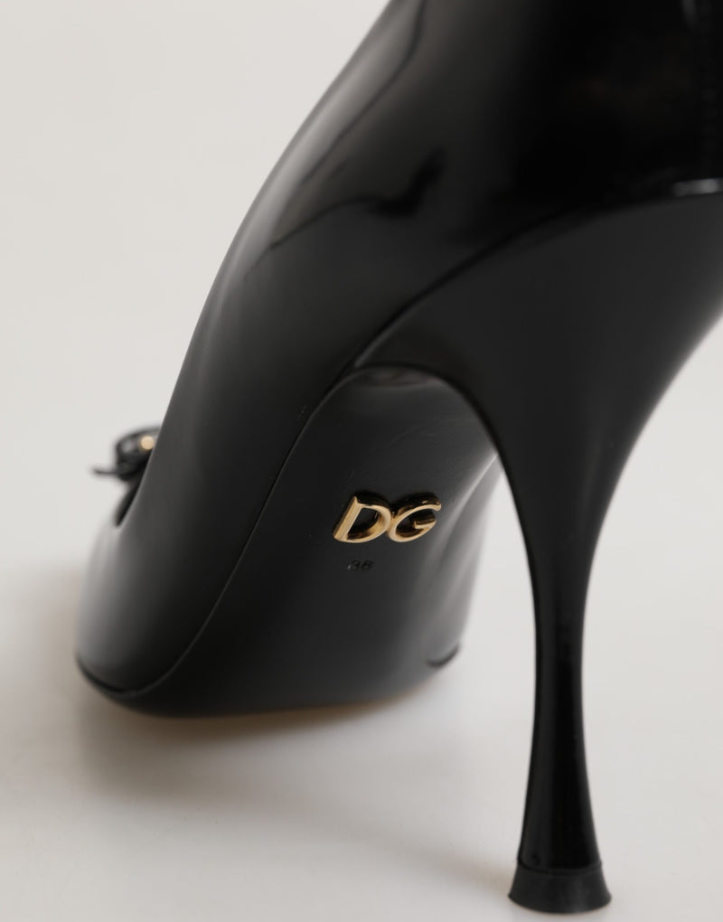 Zapatos de tacón negros con adornos de pedrería de Dolce & Gabbana