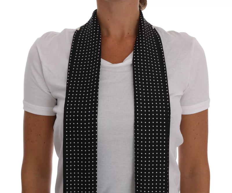Camiseta branca de algodão com lenço de seda preto da Dolce & Gabbana