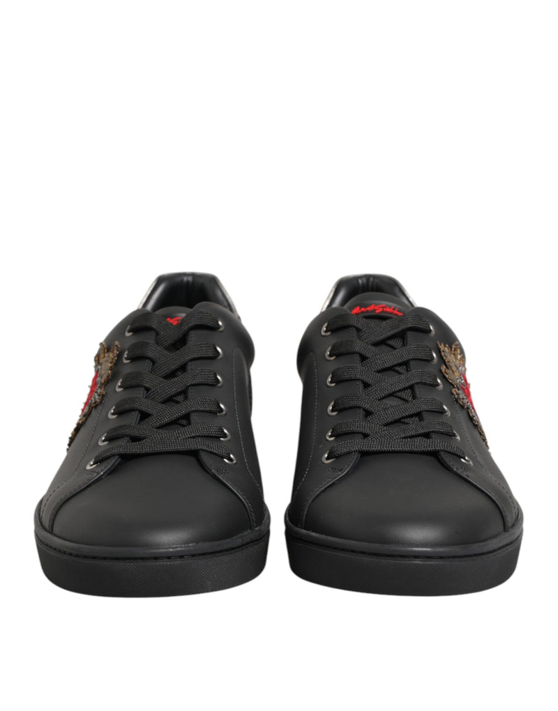 Tênis Dolce & Gabbana de couro preto com aplicação de coração
